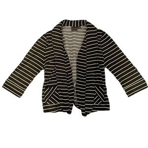 𝅺tribal Black and White Striped 3/4 Sleeve Blazer Size 4